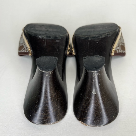 salvatore ferragamo sandals women Size 7.5B Signature Brown Textile Italy - Picture 15 of 16